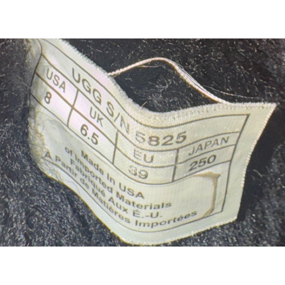 UGG Australia Womens 8 Boot Classic Short Outdoor Winter Warm Cool Weather Cozy - Picture 8 of 8